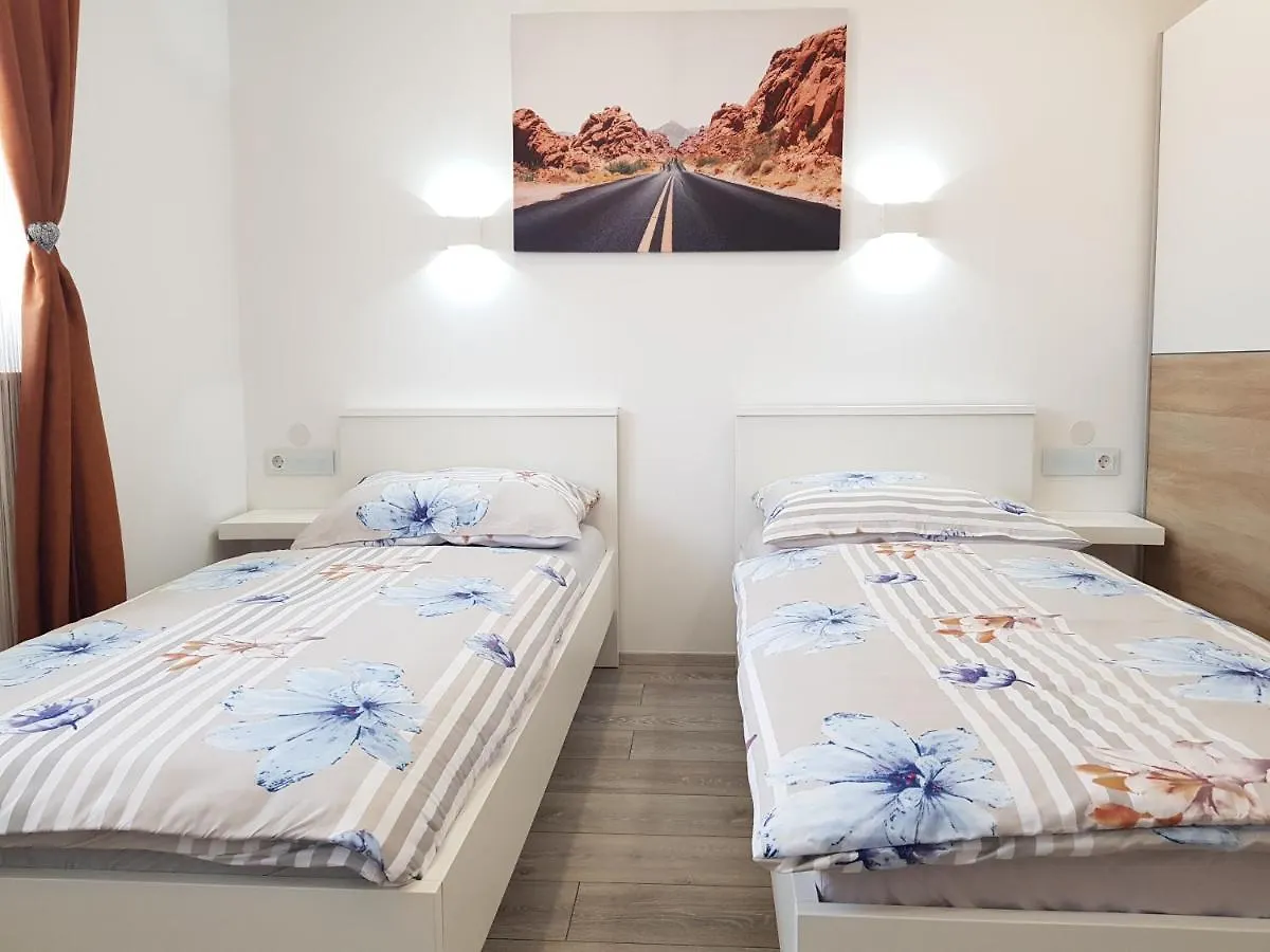 Villa Dorina Kaštel Kroatien